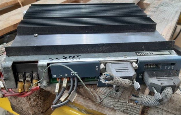 AZIONAMENTO ABB SERVOMOTOR tipo BHW8.20.150 DC. usato